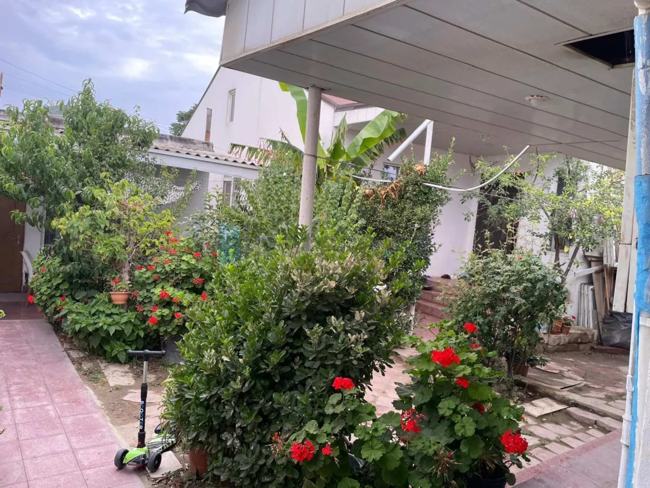 Satılır 6 otaqlı həyət evi 180 m²