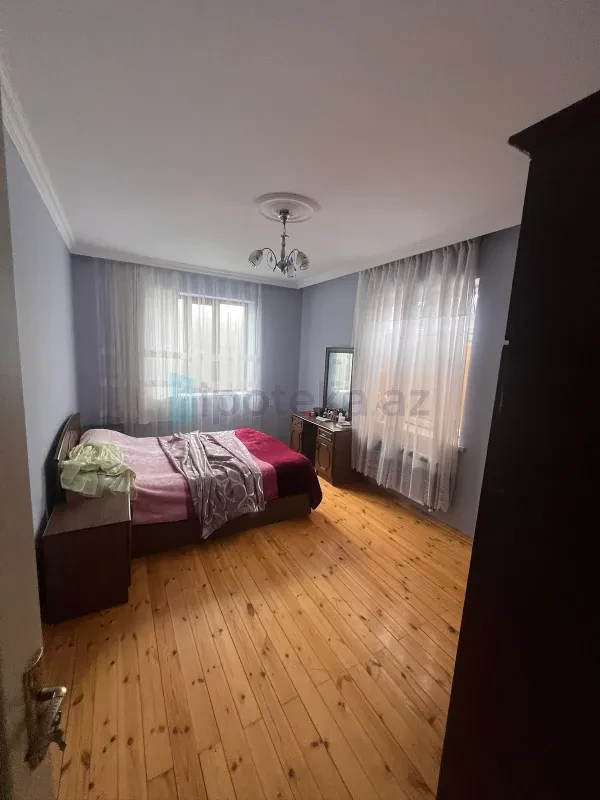 Satılır 4 otaqlı həyət evi 130 m²