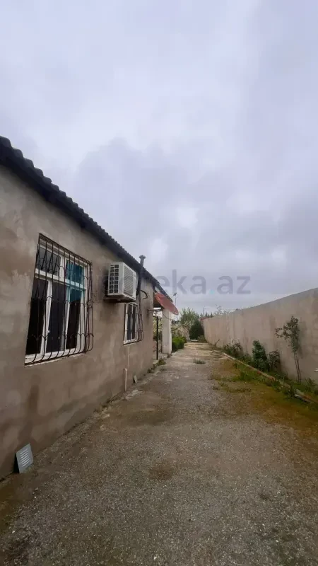 Satılır 4 otaqlı həyət evi 130 m²