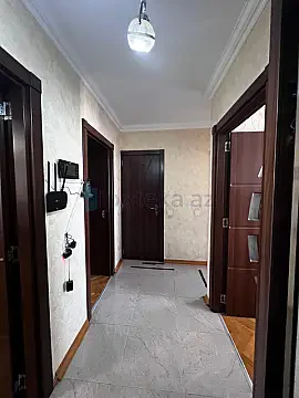Satılır 4 otaqlı köhnə tikili 100 m²