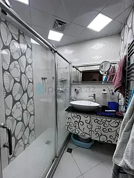 Satılır 4 otaqlı köhnə tikili 100 m²