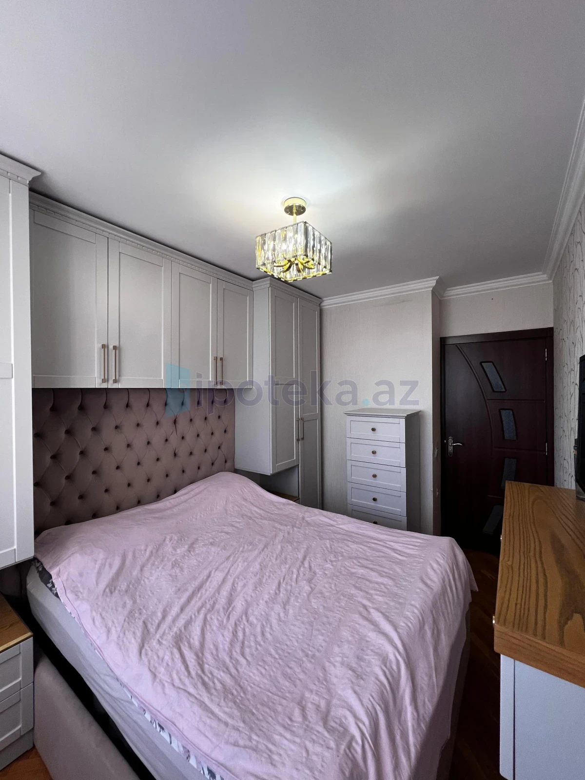 Satılır 4 otaqlı köhnə tikili 100 m²