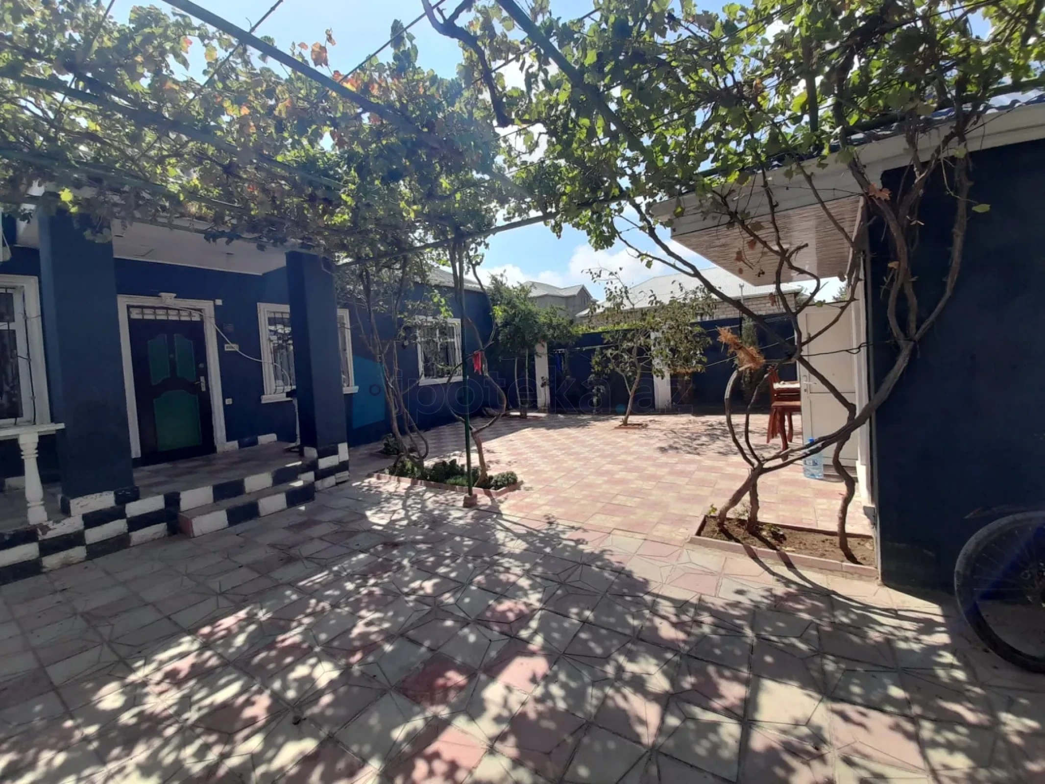 Satılır 4 otaqlı həyət evi 100 m²