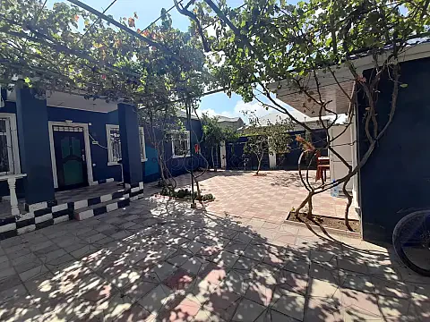 Satılır 4 otaqlı həyət evi 100 m²