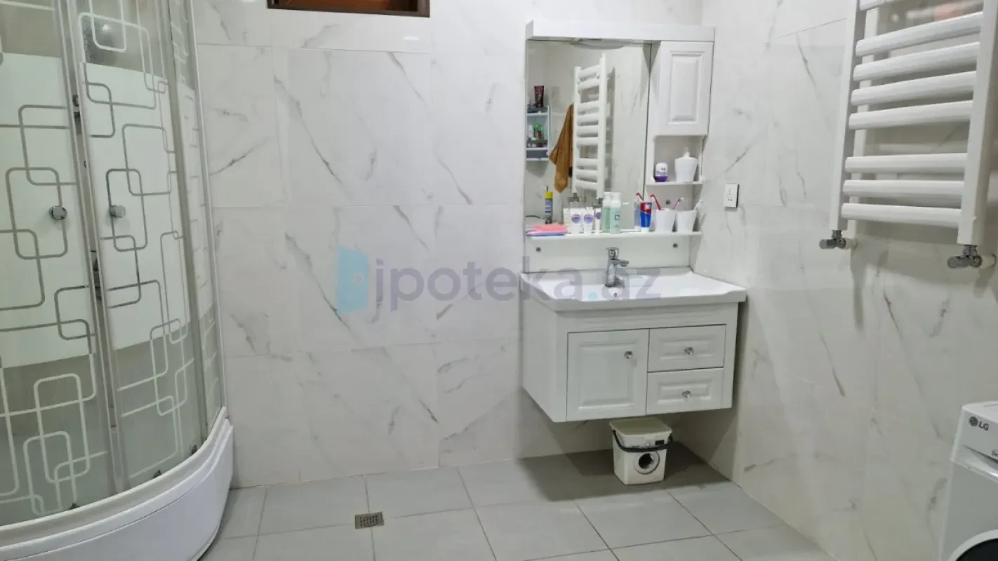 Satılır 4 otaqlı həyət evi 100 m²