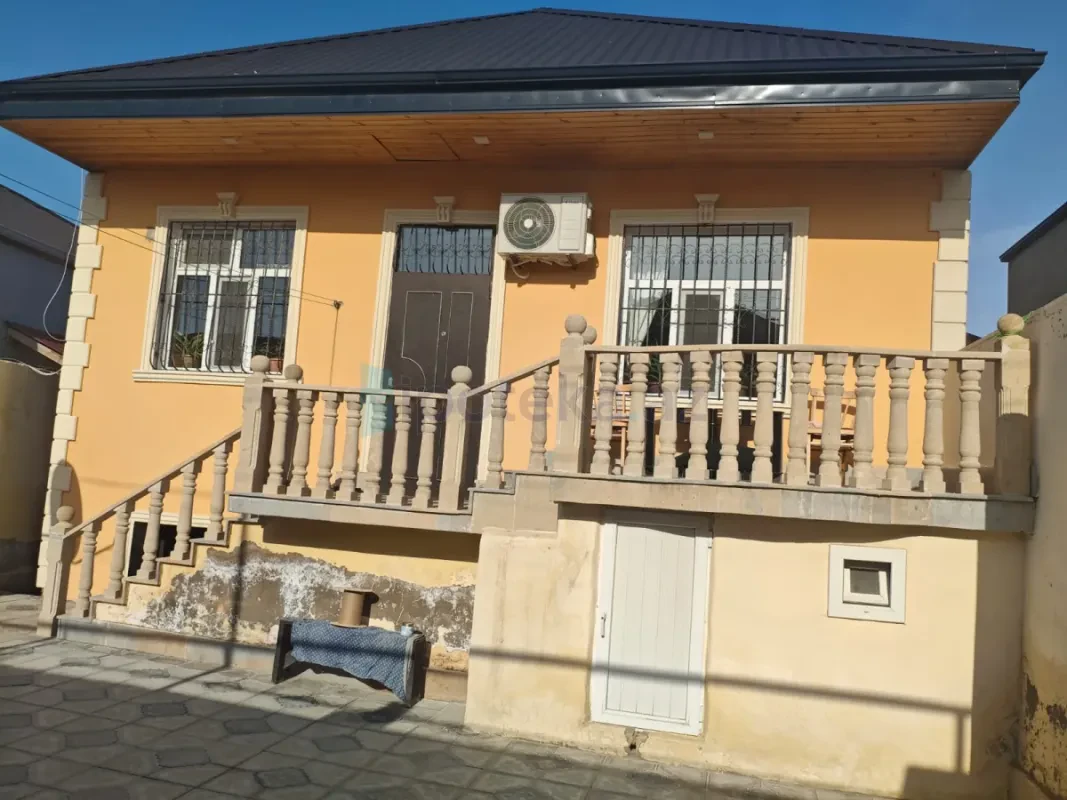 Satılır 3 otaqlı həyət evi 100 m²