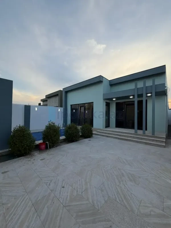 Satılır 4 otaqlı mənzil 140 m²