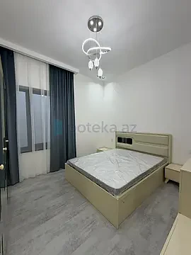 Satılır 4 otaqlı mənzil 140 m²