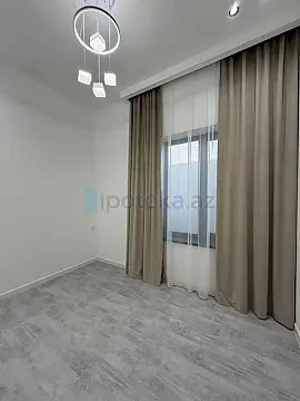 Satılır 4 otaqlı mənzil 140 m²
