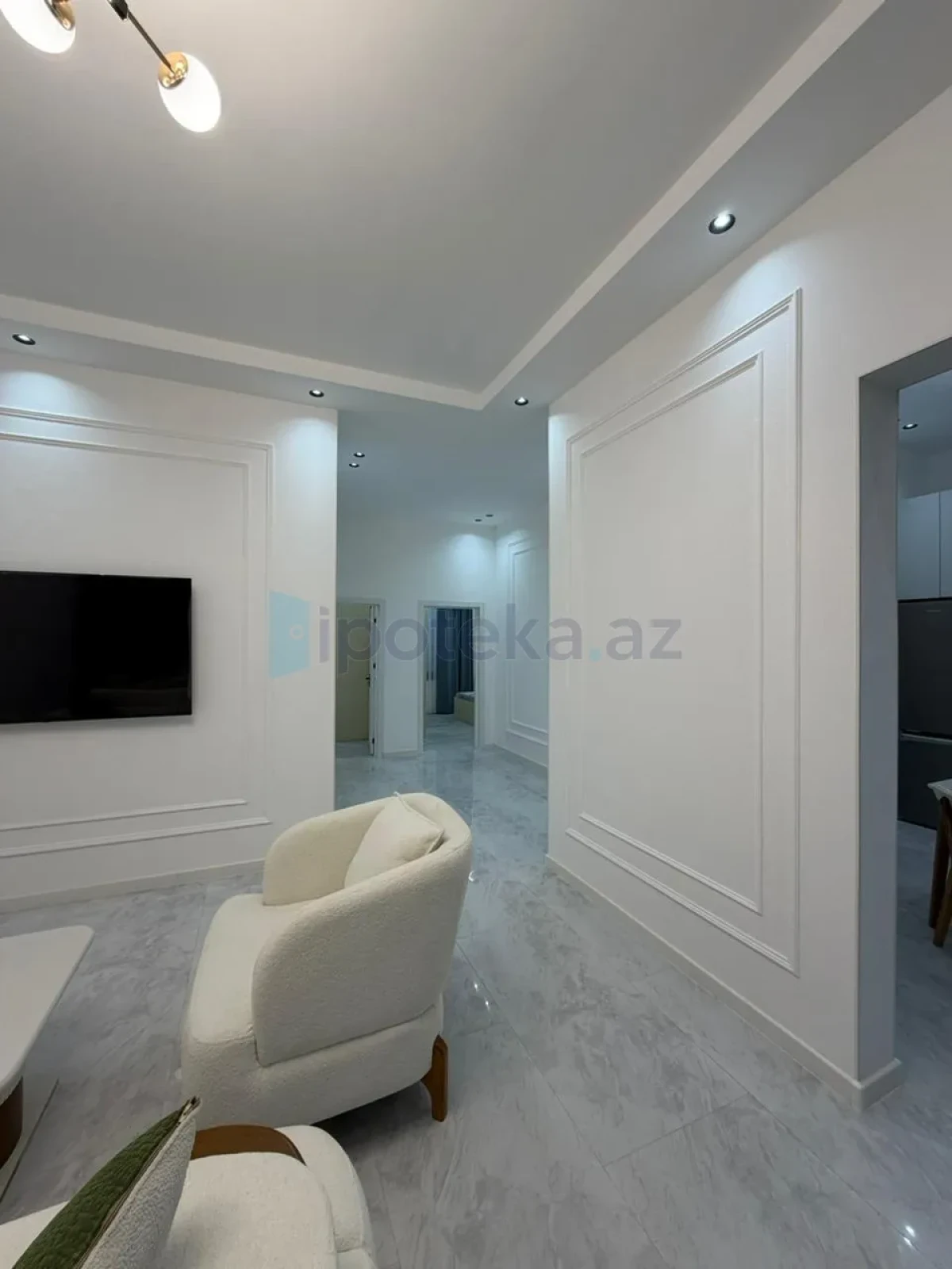 Satılır 4 otaqlı mənzil 140 m²