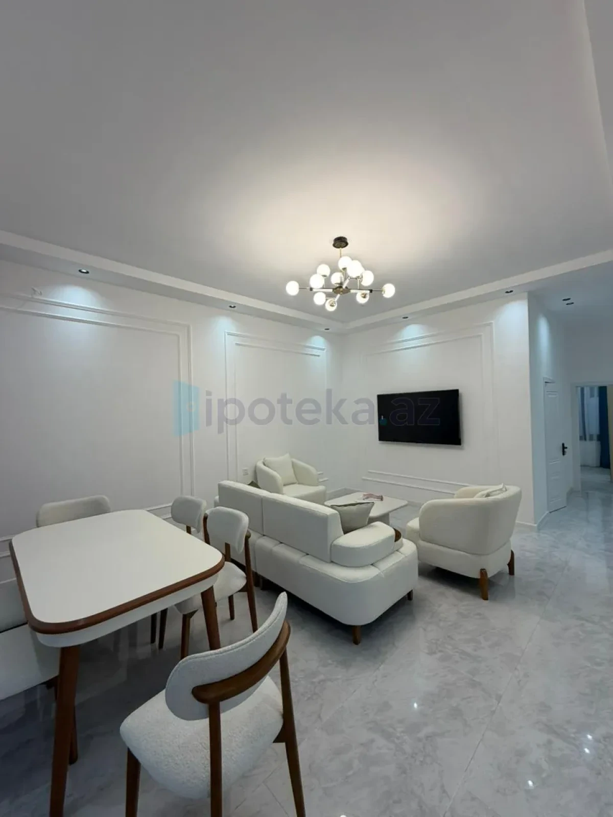 Satılır 4 otaqlı mənzil 140 m²
