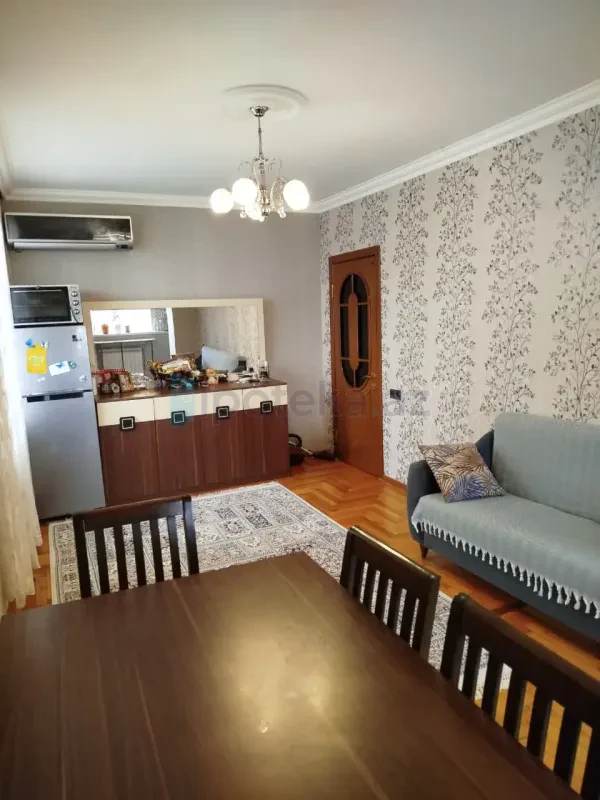 Satılır 2 otaqlı köhnə tikili 40 m²