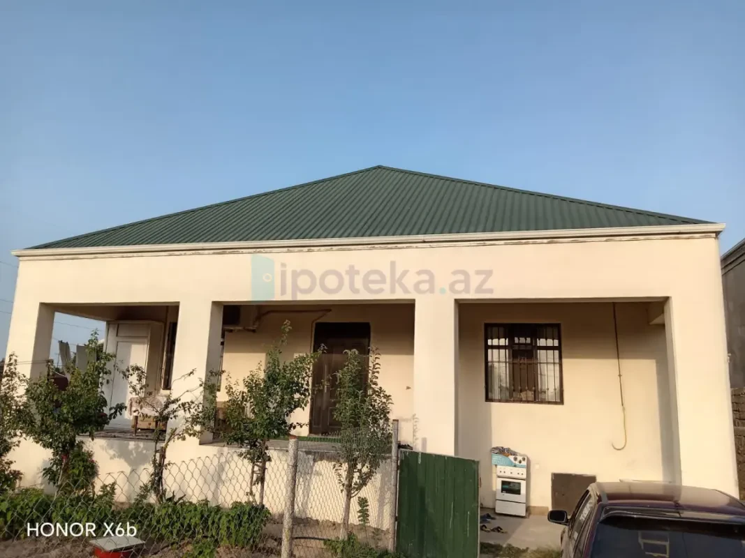 Satılır 4 otaqlı həyət evi 160 m²