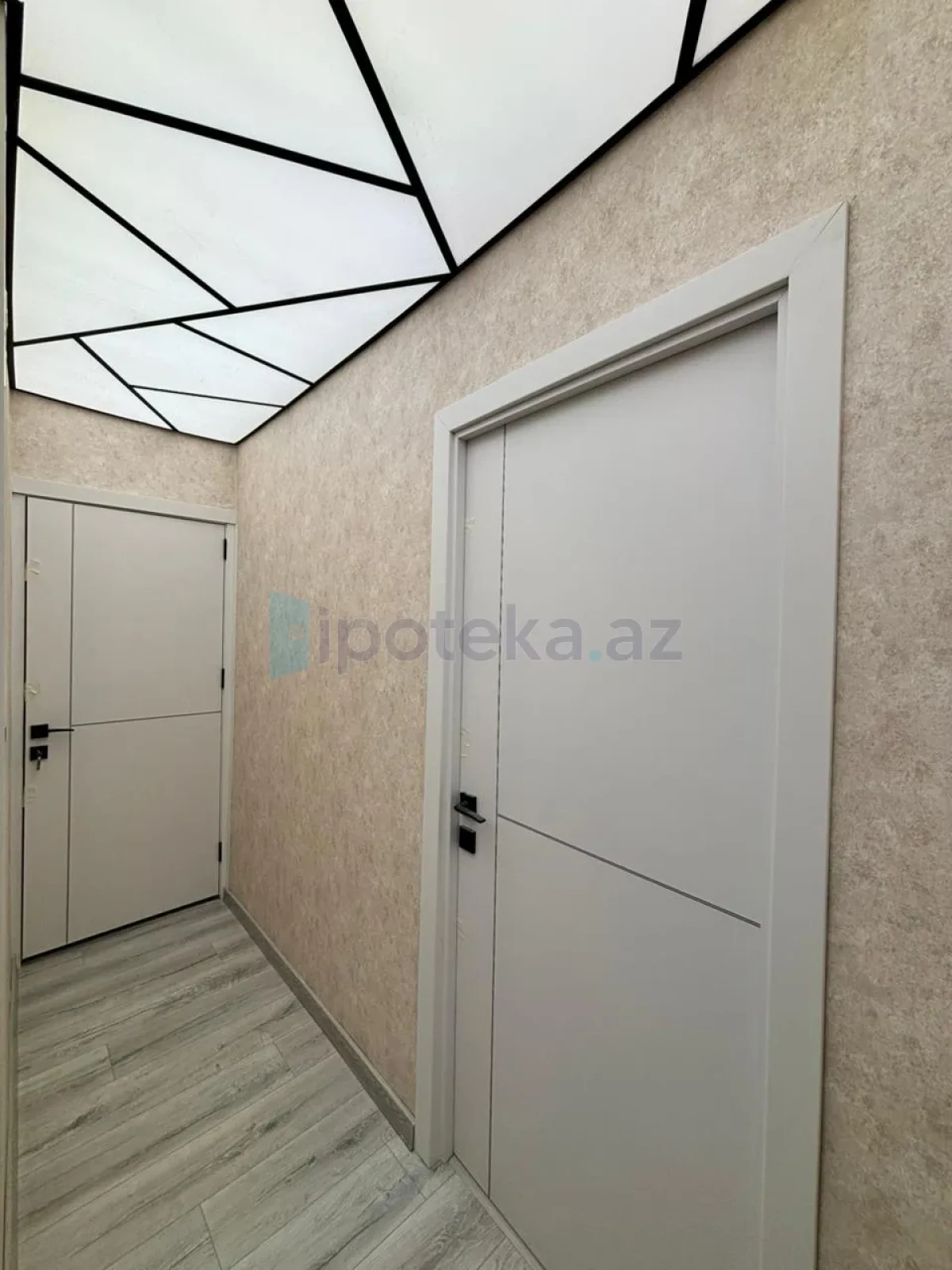 Satılır 1 otaqlı köhnə tikili 36 m²