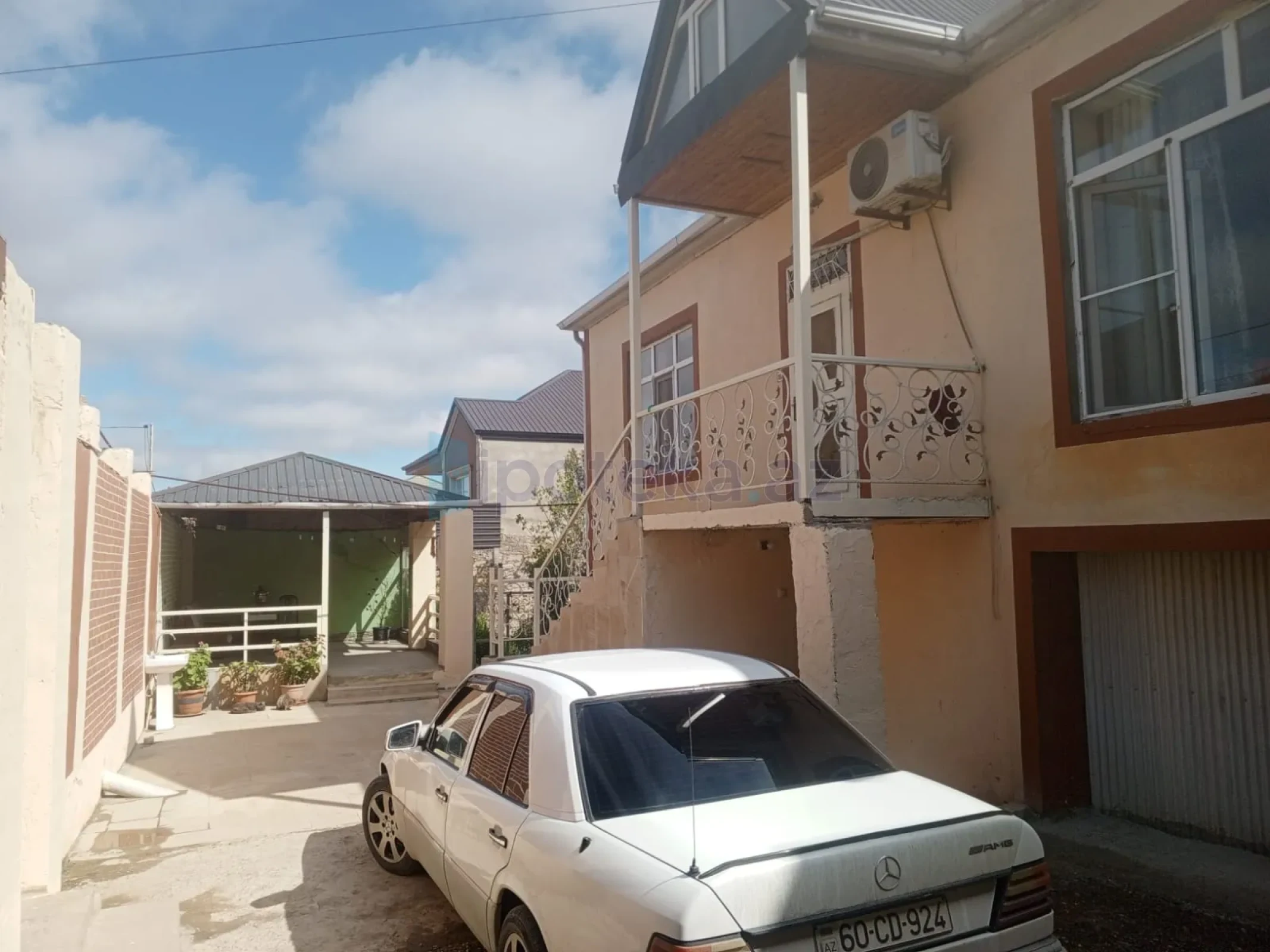 Satılır 4 otaqlı həyət evi 146 m²