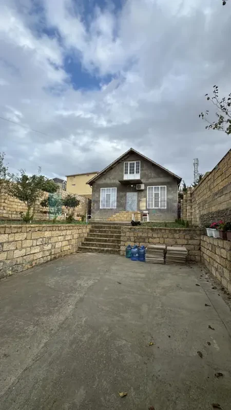 Satılır 5 otaqlı həyət evi 150 m²