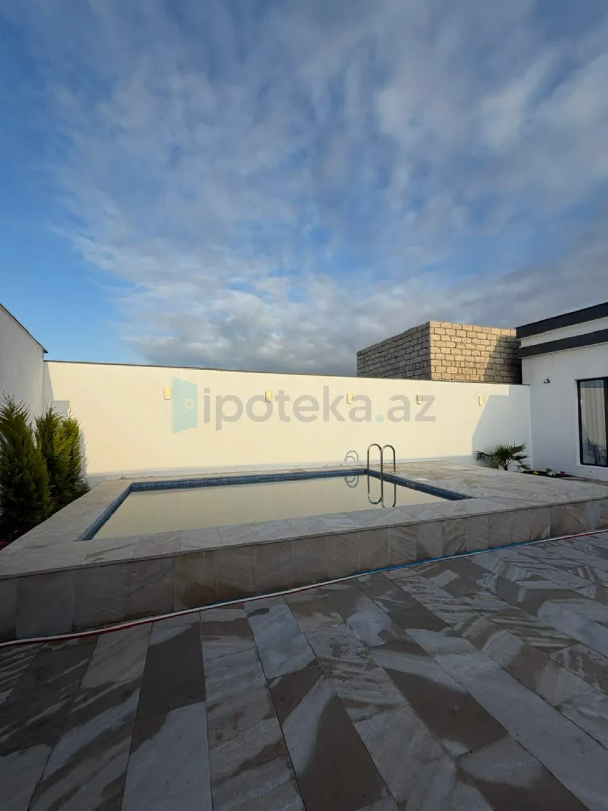 Satılır 3 otaqlı mənzil 100 m²
