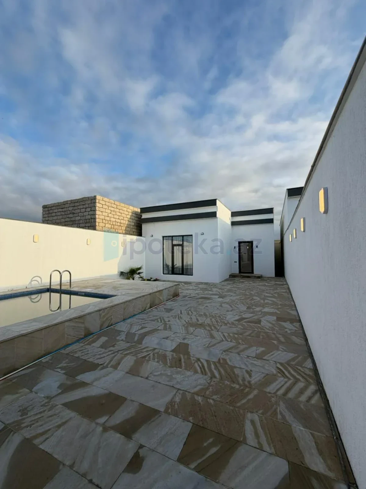 Satılır 3 otaqlı mənzil 100 m²