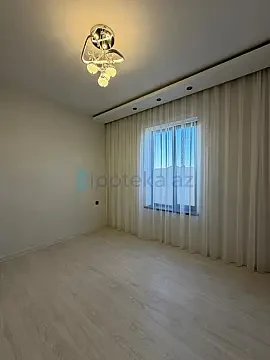 Satılır 4 otaqlı mənzil 140 m²