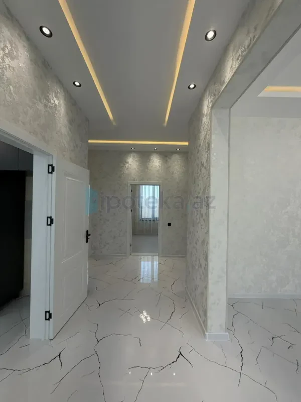 Satılır 4 otaqlı mənzil 140 m²