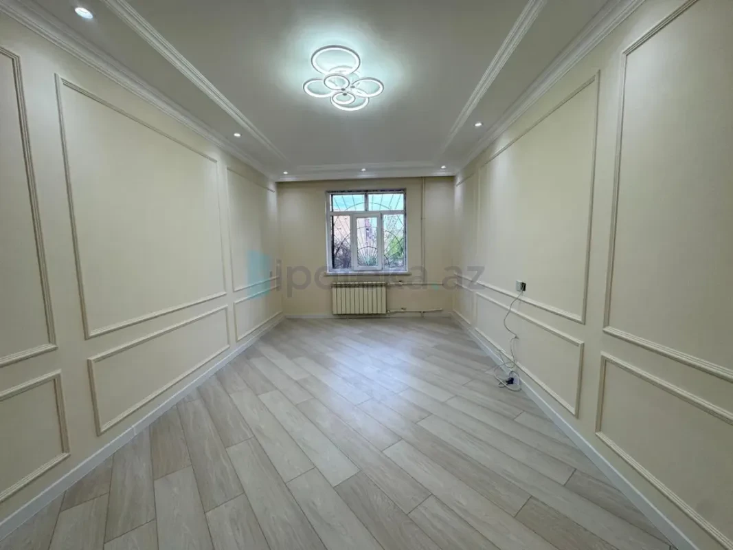 Satılır 4 otaqlı köhnə tikili 105 m²