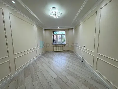 Satılır 4 otaqlı köhnə tikili 105 m² — Bakı, Nizami 4 otaq 105.00 m²