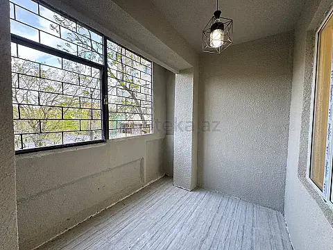 Satılır 4 otaqlı köhnə tikili 105 m²