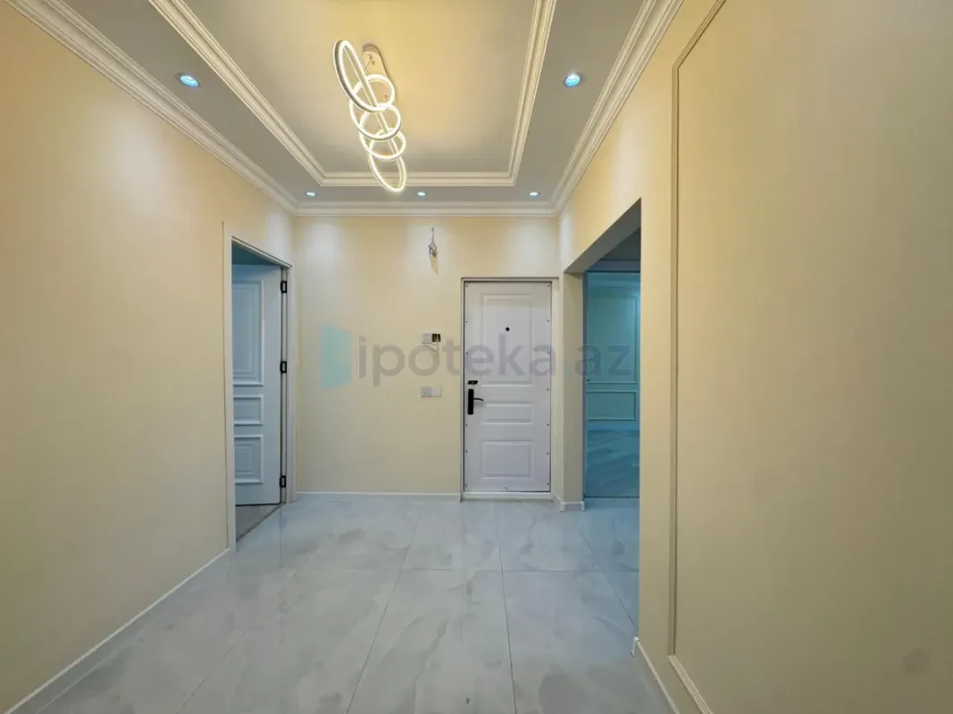 Satılır 4 otaqlı köhnə tikili 105 m²