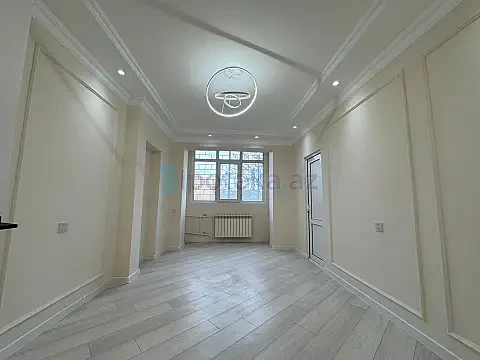Satılır 4 otaqlı köhnə tikili 105 m²