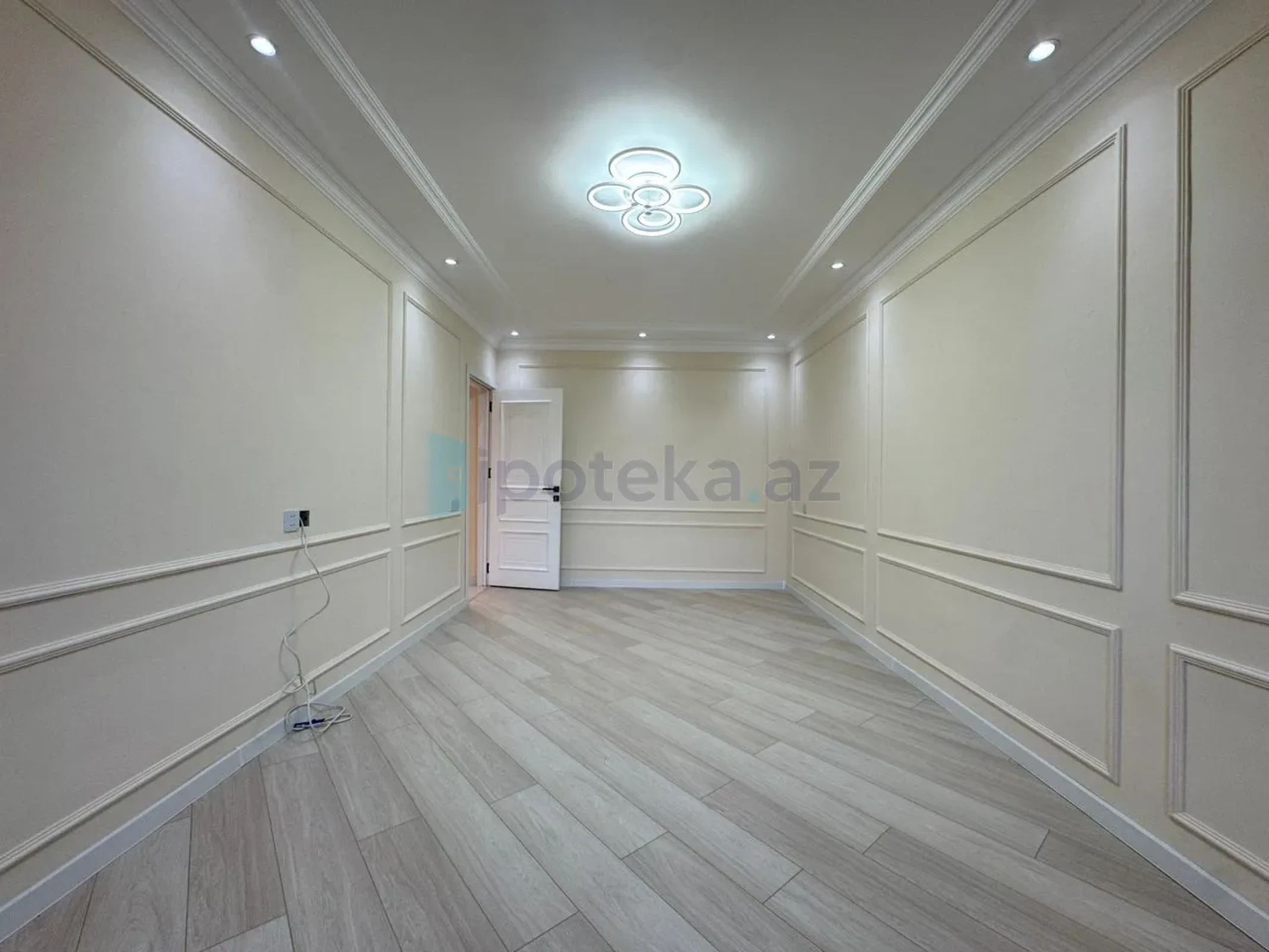 Satılır 4 otaqlı köhnə tikili 105 m²