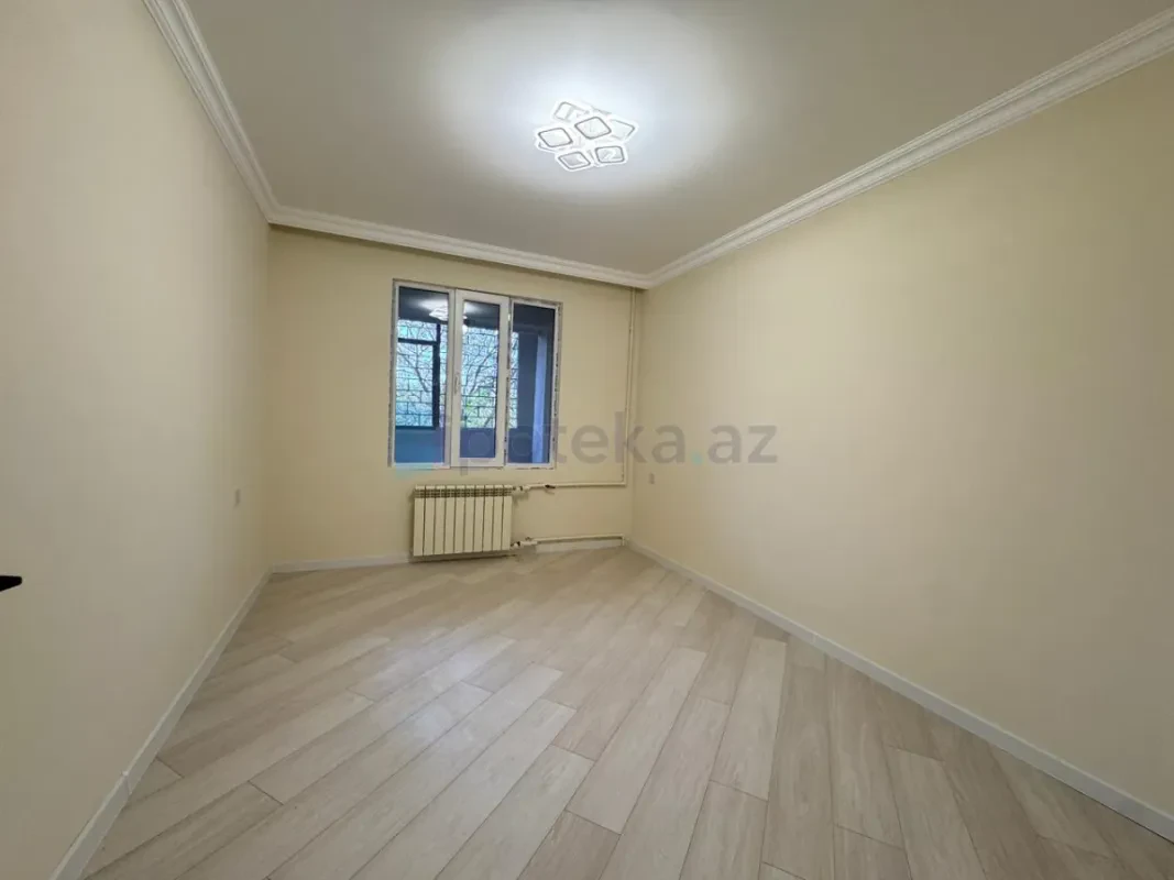 Satılır 4 otaqlı köhnə tikili 105 m²