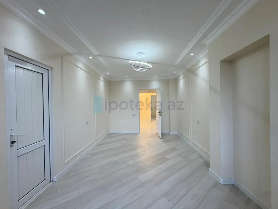 Satılır 4 otaqlı köhnə tikili 105 m²