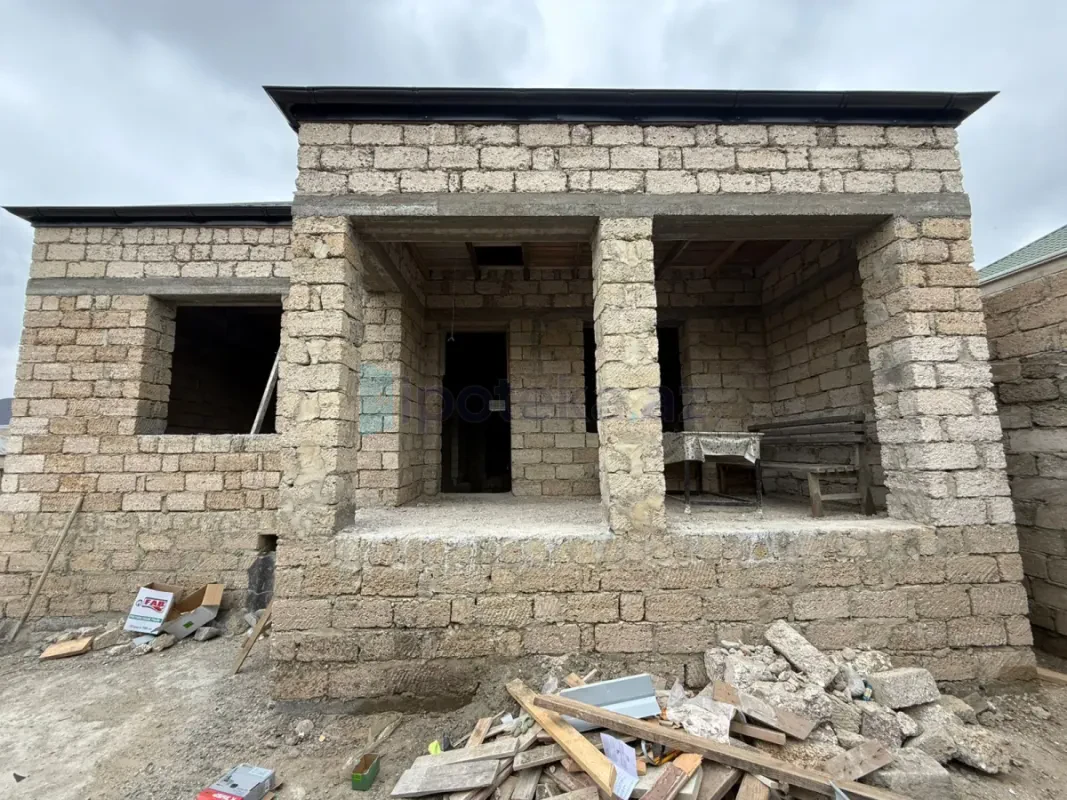 Satılır 3 otaqlı həyət evi 100 m²