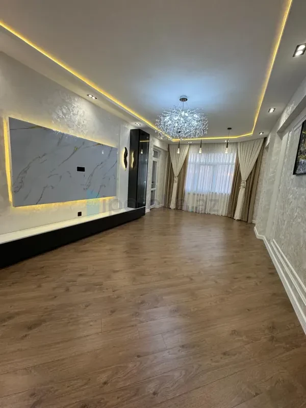 Satılır 3 otaqlı yeni tikili 135 m²