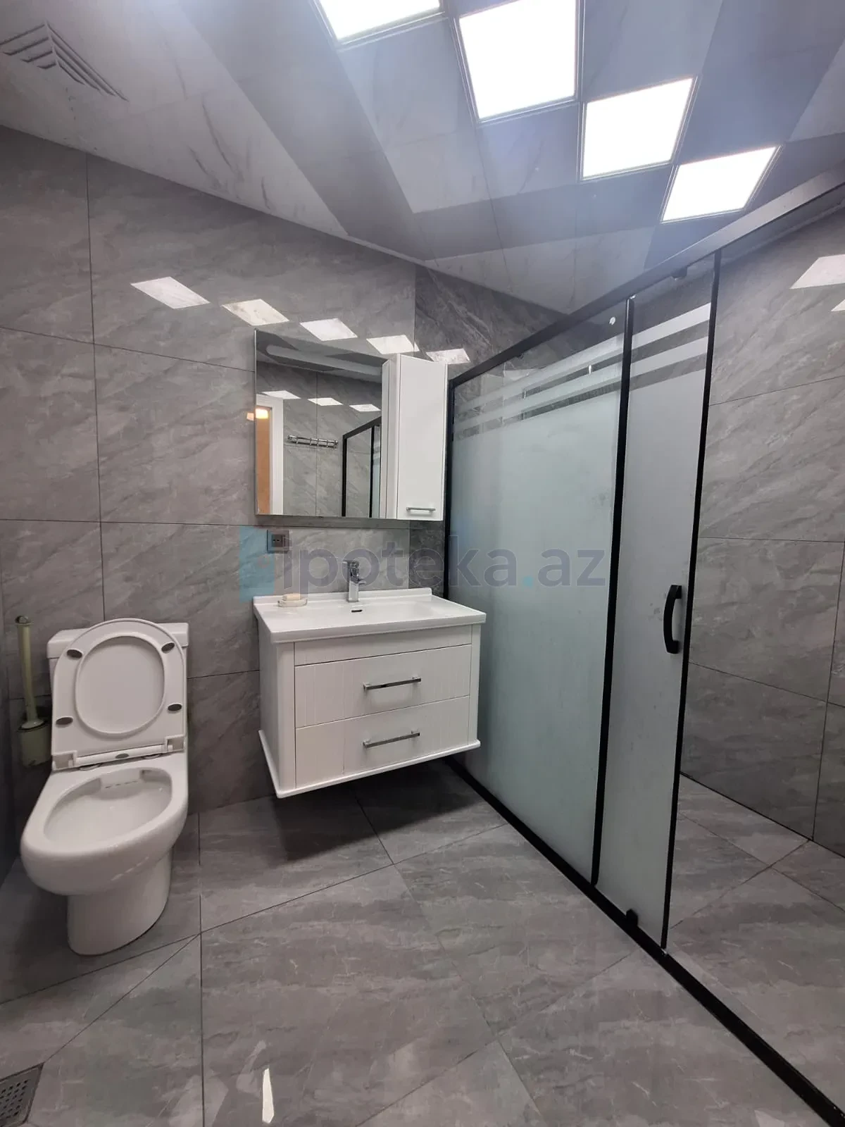 Satılır 3 otaqlı yeni tikili 67 m²
