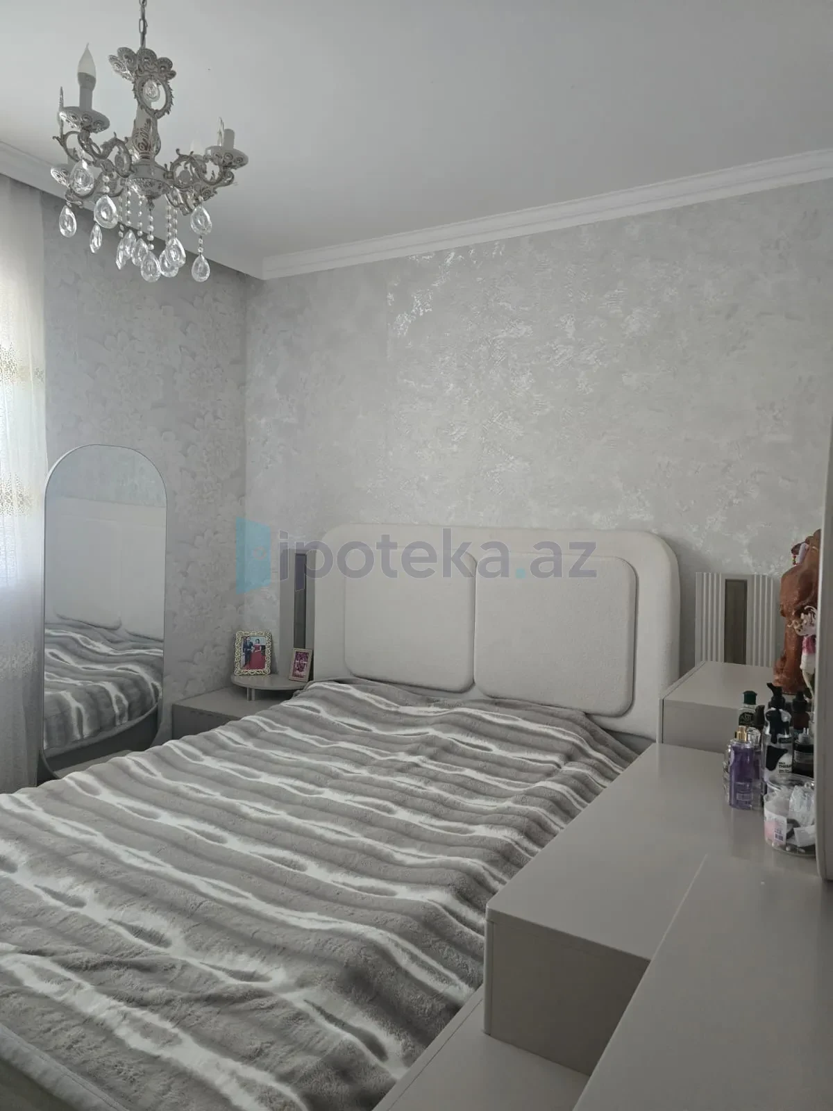 Satılır 6 otaqlı həyət evi 200 m²