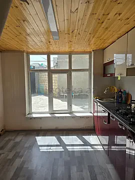 Satılır 6 otaqlı həyət evi 200 m²