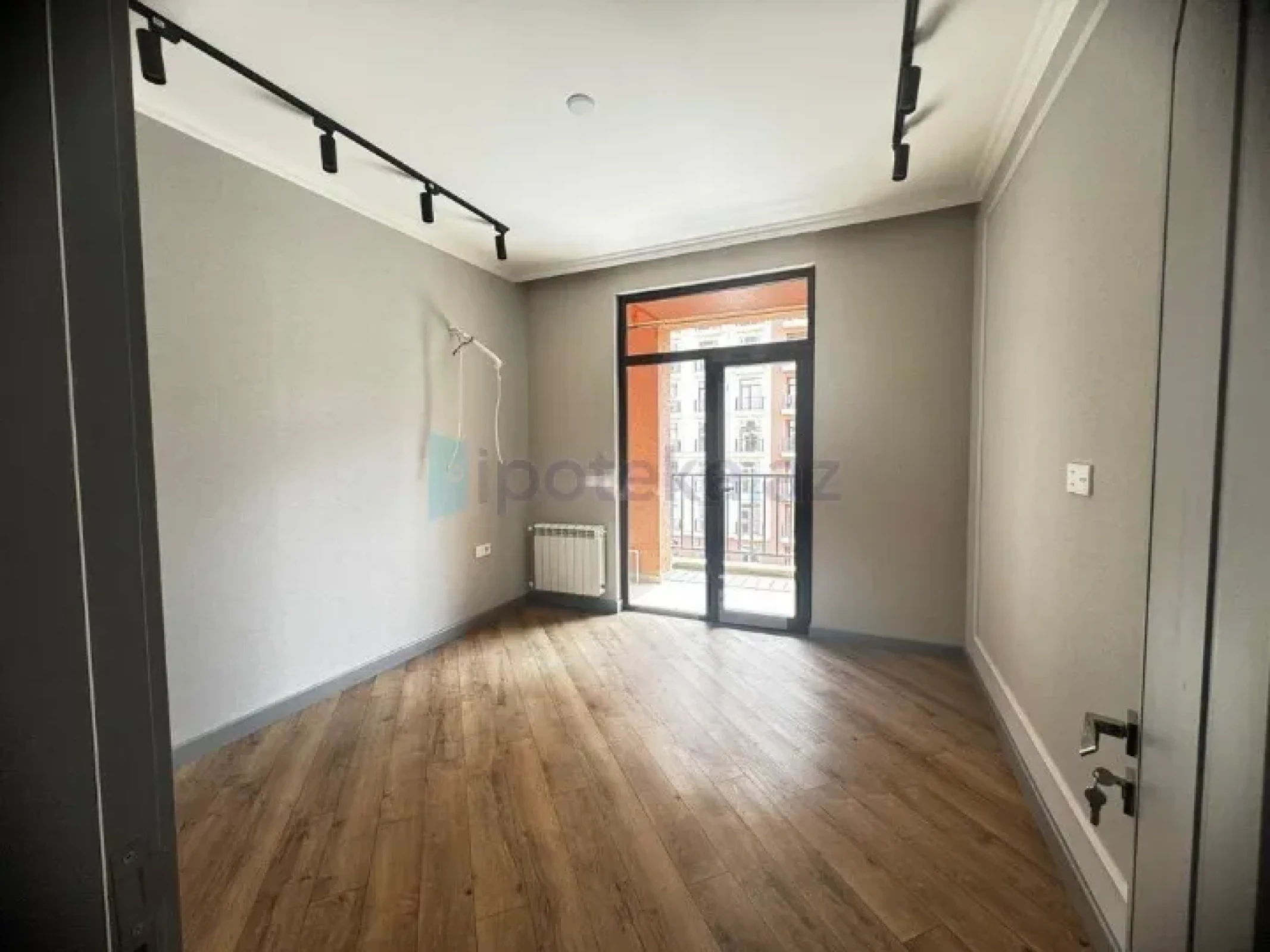 Satılır 2 otaqlı yeni tikili 60 m²