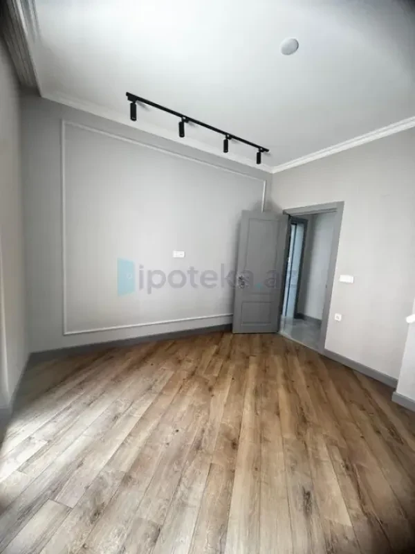 Satılır 2 otaqlı yeni tikili 60 m²