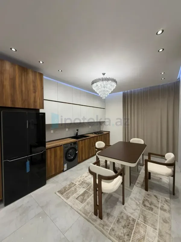 Satılır 4 otaqlı mənzil 150 m²
