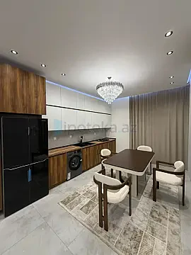 Satılır 4 otaqlı mənzil 150 m²