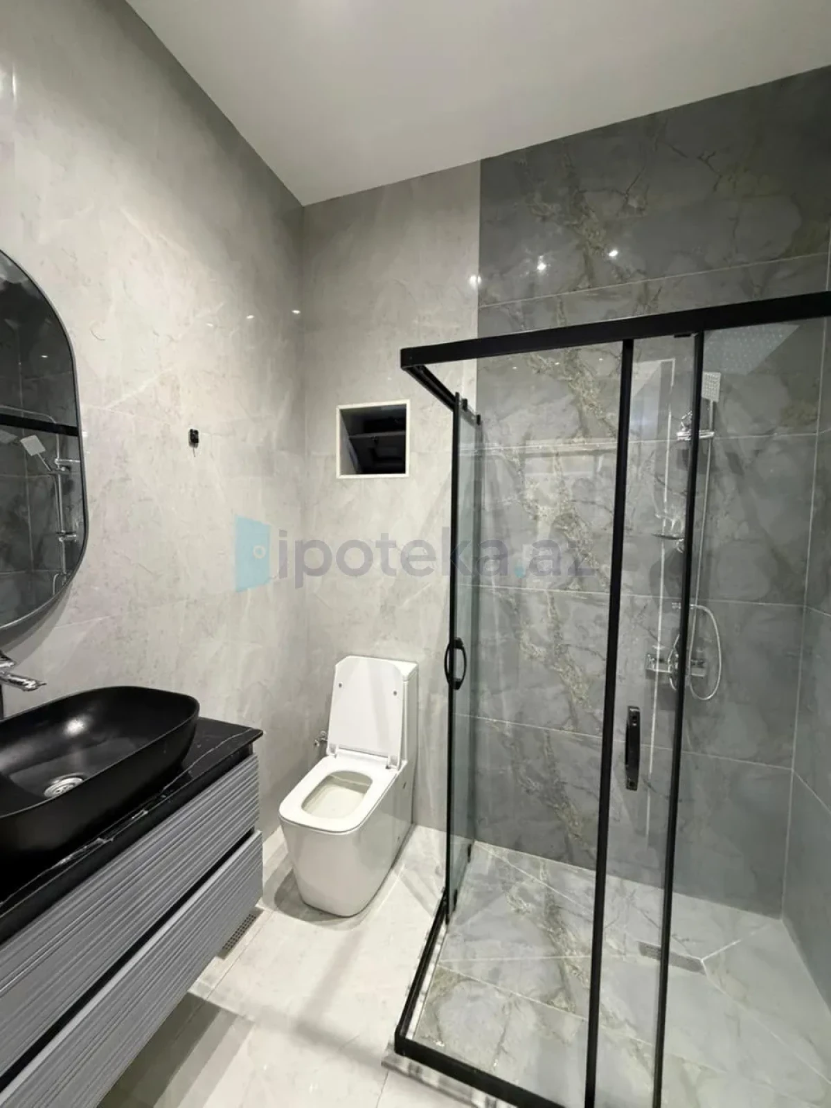 Satılır 4 otaqlı mənzil 150 m²