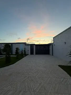 Satılır 4 otaqlı mənzil 150 m²