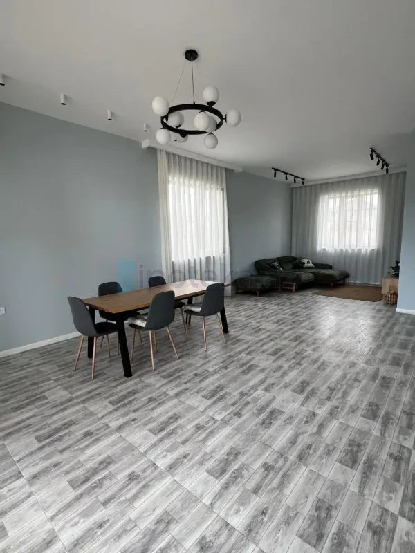 Satılır 4 otaqlı həyət evi 140 m²