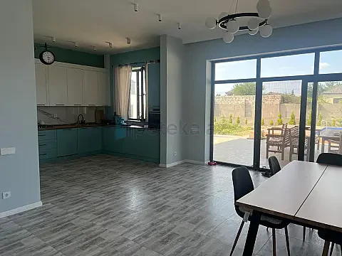 Satılır 4 otaqlı həyət evi 140 m²