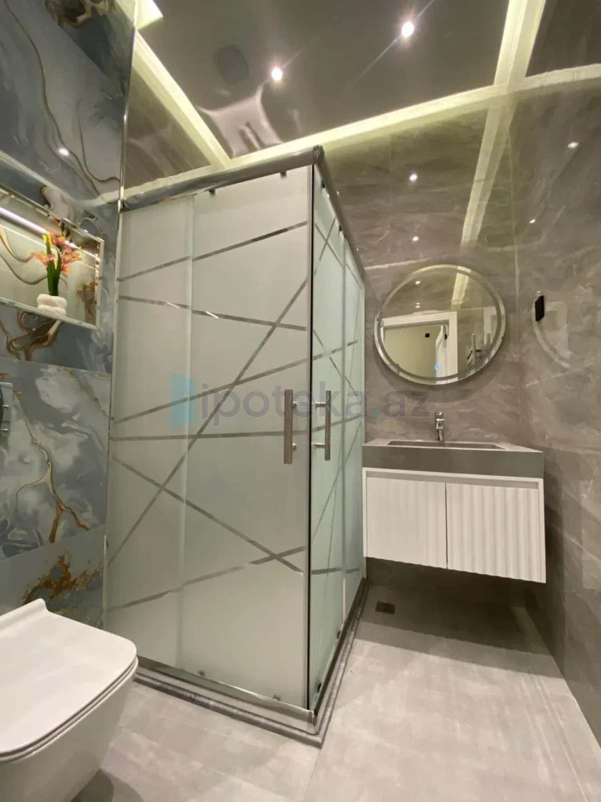 Satılır 4 otaqlı mənzil 195 m²