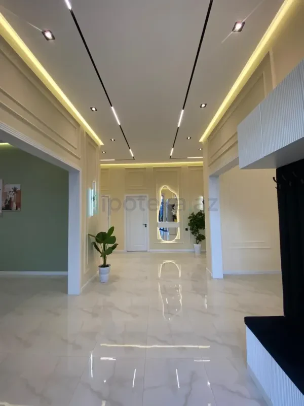 Satılır 4 otaqlı mənzil 195 m²