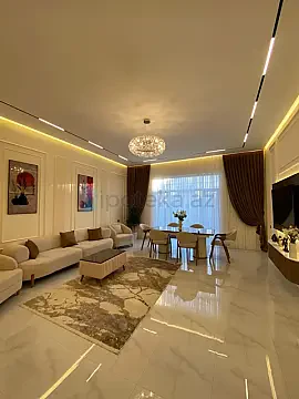 Satılır 4 otaqlı mənzil 195 m²
