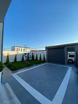 Satılır 4 otaqlı mənzil 195 m²