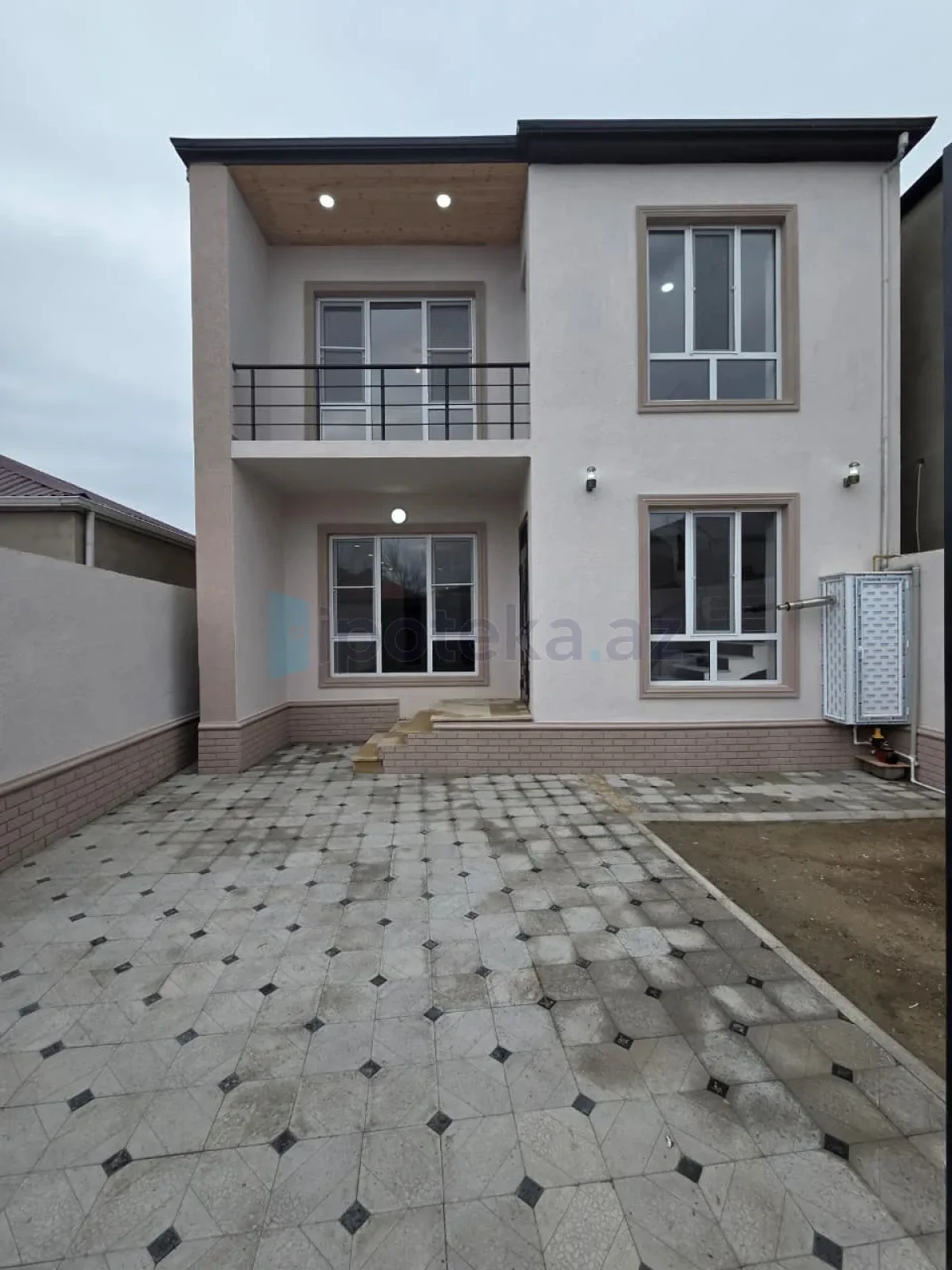 Satılır 4 otaqlı həyət evi 120 m²